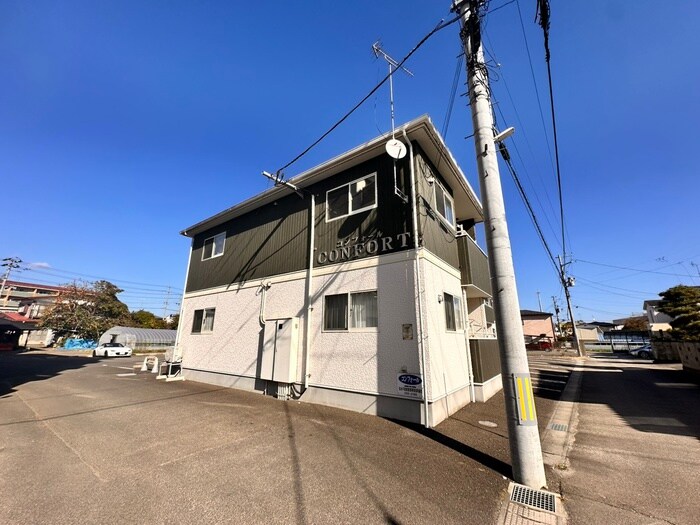 コンフォールの物件外観写真