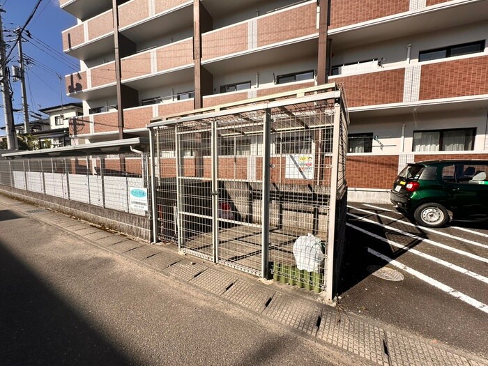 コンフォールの物件外観写真