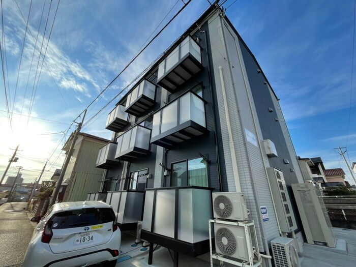 スカイハーツ新田の物件外観写真