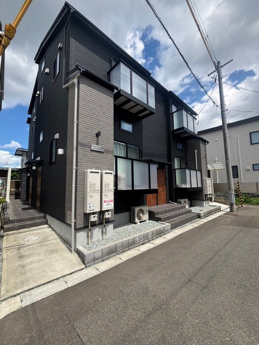 unリヴィエール高松の物件外観写真