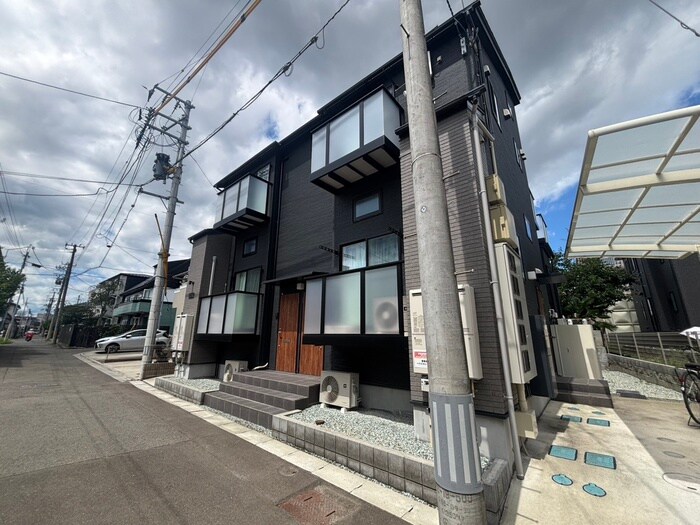 unリヴィエール高松の物件外観写真