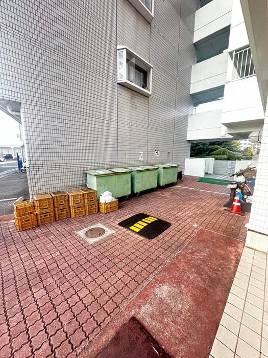 サンパレスシカマの物件外観写真