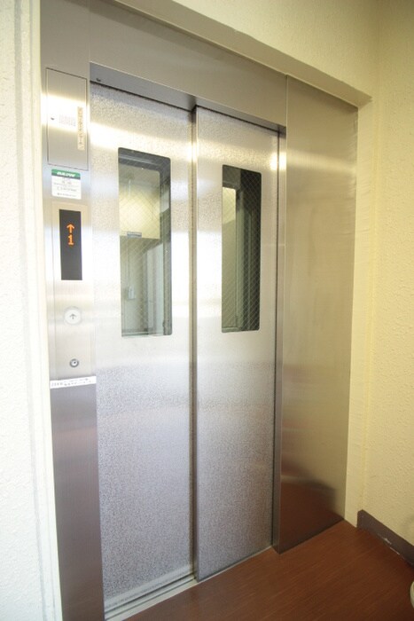 マンションさもとの物件外観写真