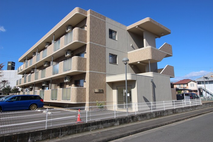 オルテンシア泉崎Ｂ棟の物件外観写真