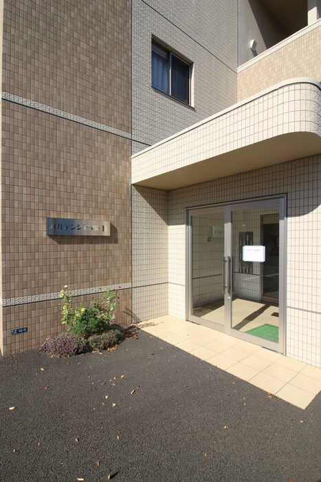 オルテンシア泉崎Ｂ棟の物件外観写真
