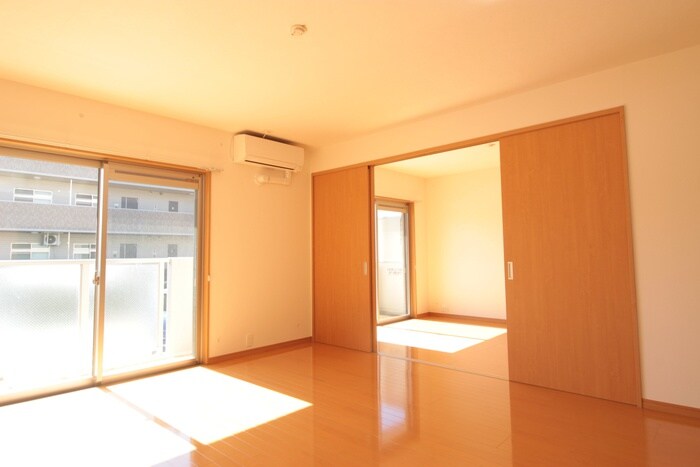 オルテンシア泉崎Ｂ棟の物件内観写真