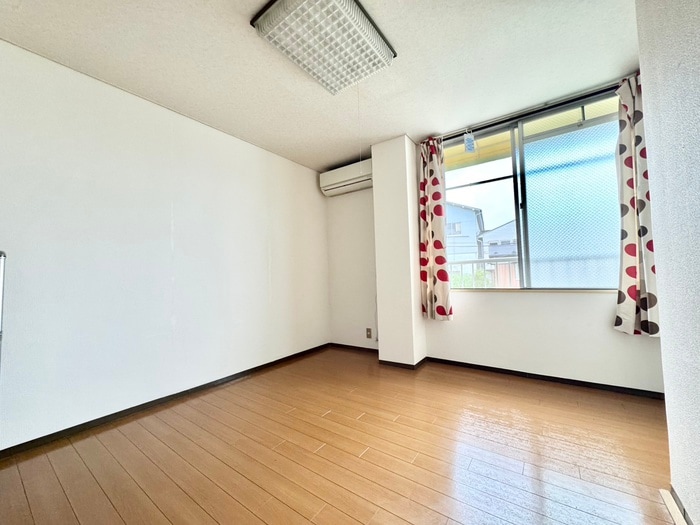 ハイツ　カルチエラタンの物件内観写真