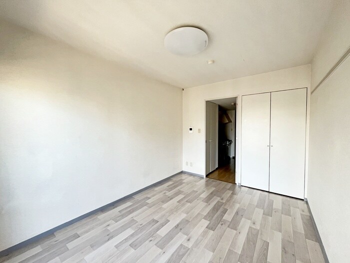 ロイヤルアニバーサリー八乙女Ⅰの物件内観写真