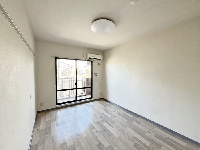 ロイヤルアニバーサリー八乙女Ⅰの物件内観写真