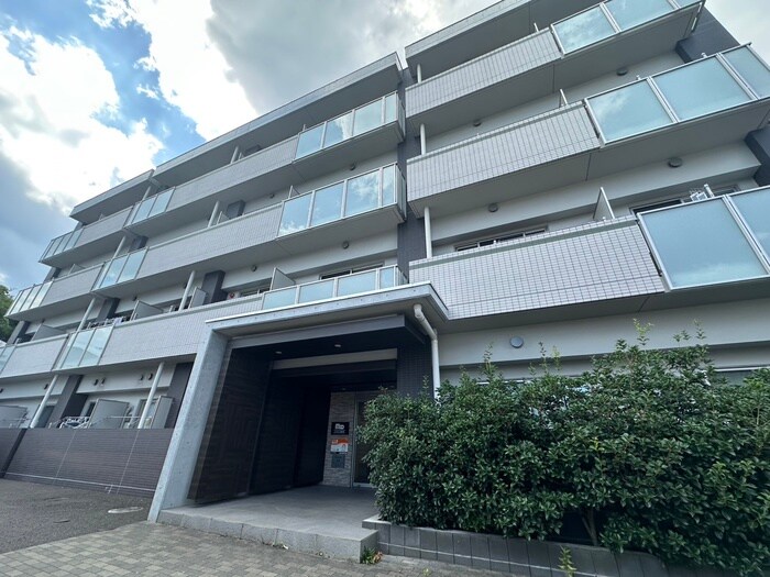 マルドミ向山の物件外観写真