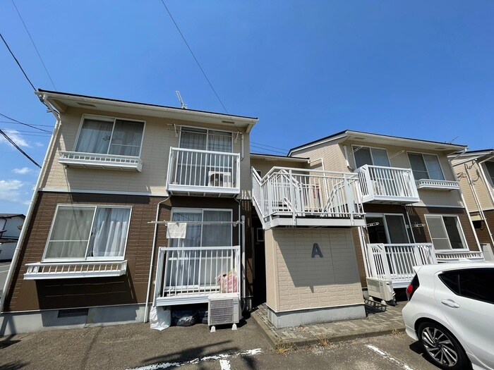 クレセールタウンAの物件外観写真