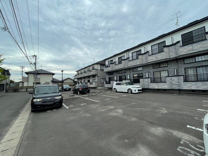 ホワイトキャッスル遠見塚14番館の物件外観写真