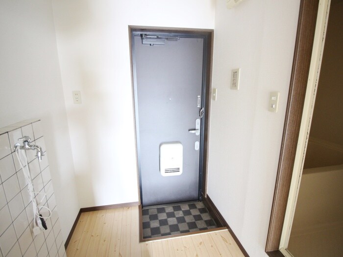 ホワイトキャッスル遠見塚14番館の物件内観写真