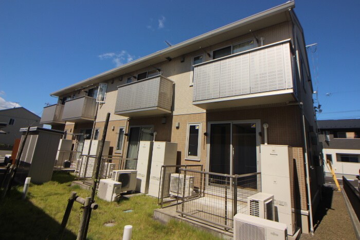 レガーロの物件外観写真