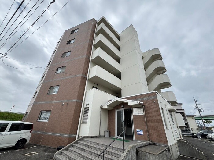 クオーレ白鳥の物件外観写真