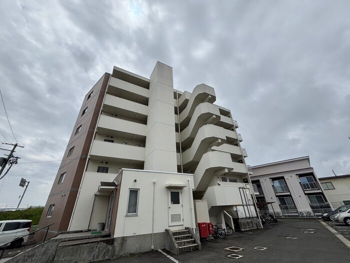 クオーレ白鳥の物件外観写真