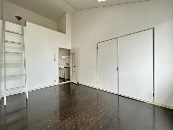 ホワイトキャッスル中倉９番館の物件内観写真