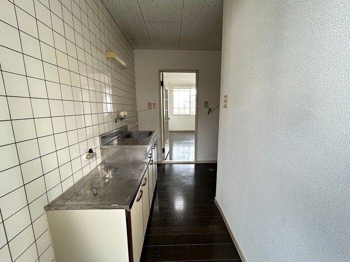 ホワイトキャッスル中倉９番館の物件内観写真