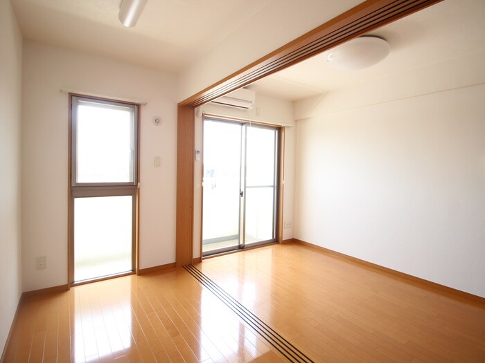 エルスタンザ子平町の物件内観写真