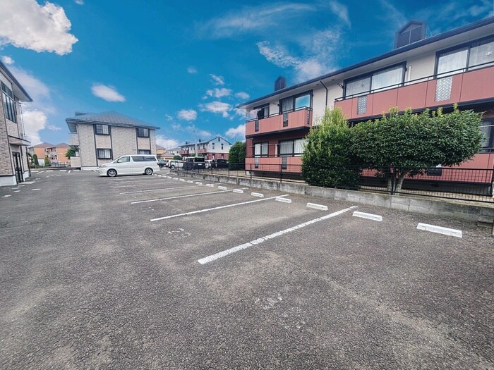 レジュウィールEの物件外観写真