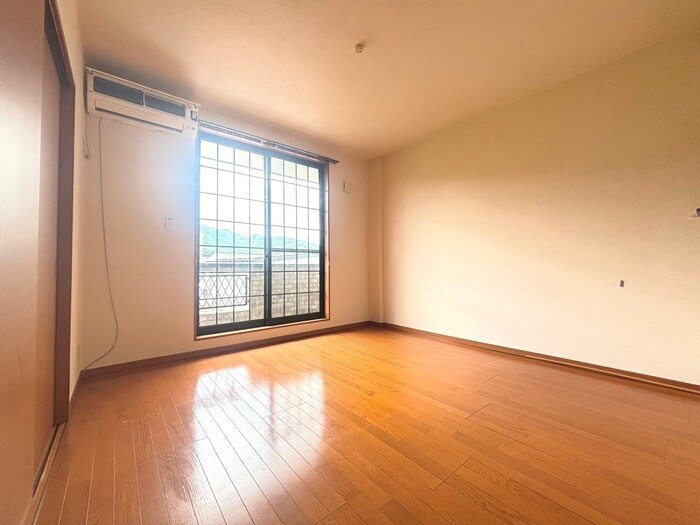 レジュウィールEの物件内観写真