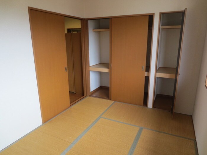 レジュウィールEの物件内観写真