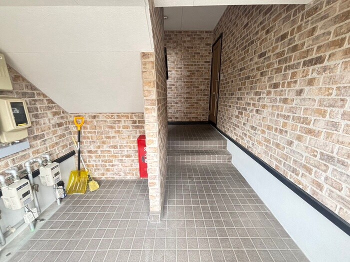 レジュウィールEの物件外観写真