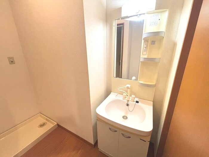 レジュウィールEの物件内観写真