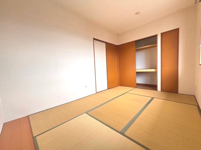 レジュウィールEの物件内観写真