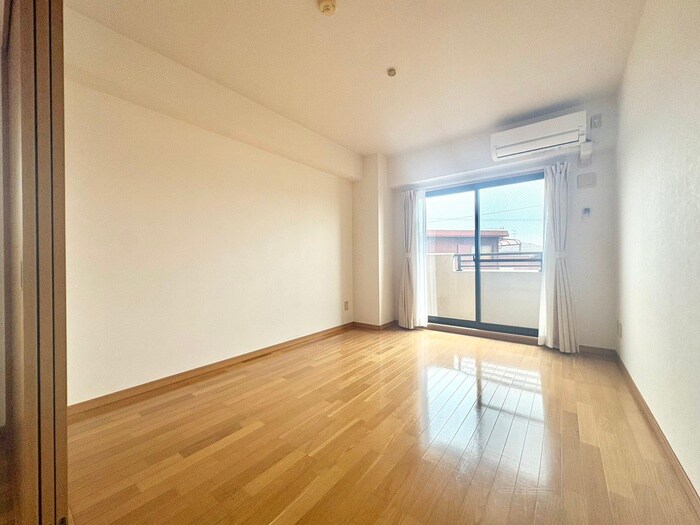 ヘリオスＩＺＵＭＩの物件内観写真