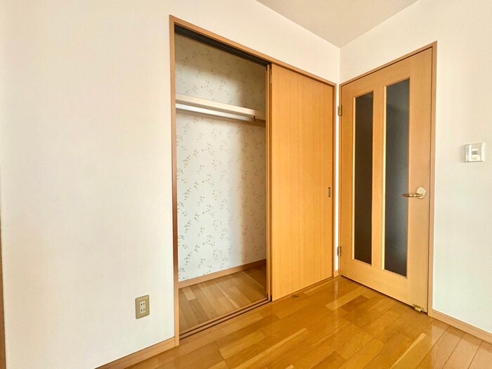 ヘリオスＩＺＵＭＩの物件内観写真