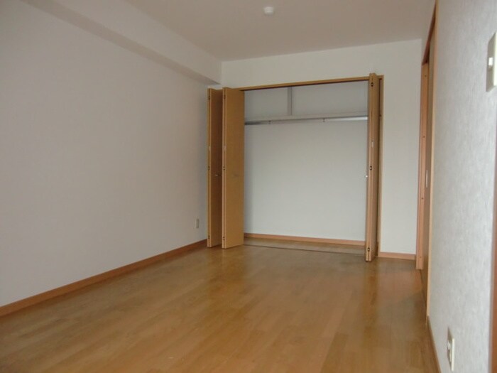 セレッソ泉中央の物件内観写真