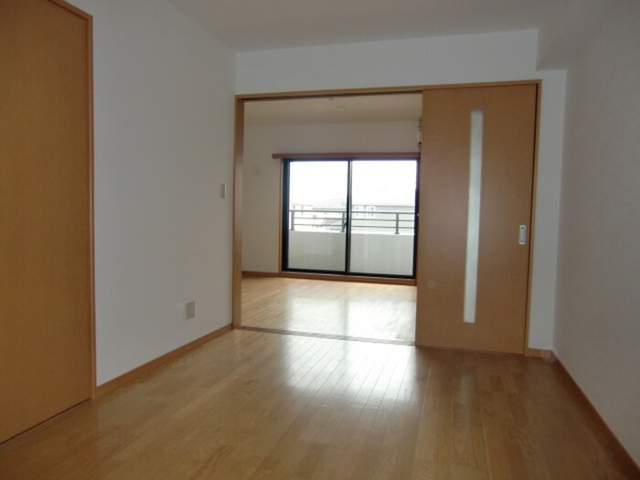 セレッソ泉中央の物件内観写真