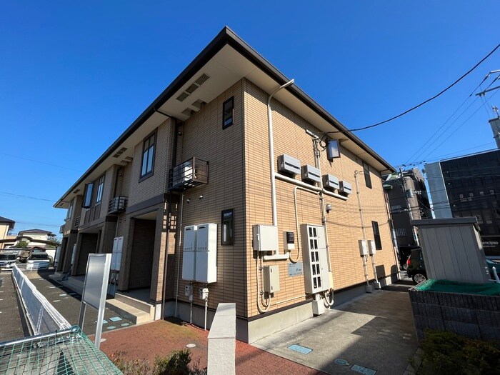 ファースト・セフィオの物件外観写真