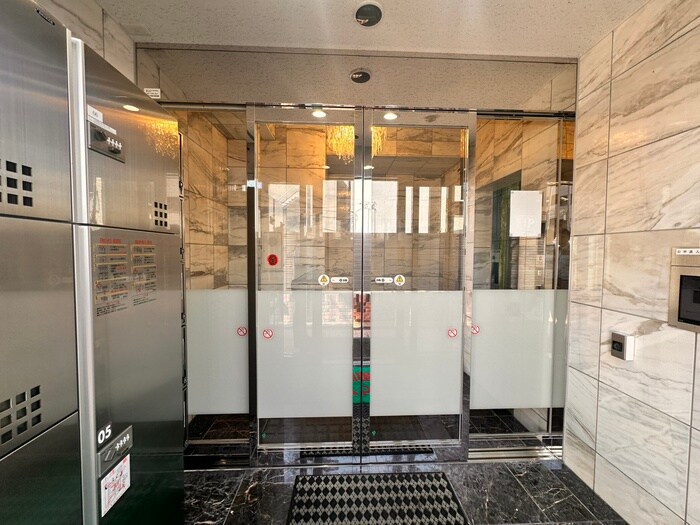 ドンクマサーパートⅣビルの物件外観写真