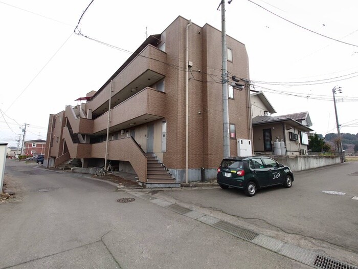 マンションマムリンの物件外観写真