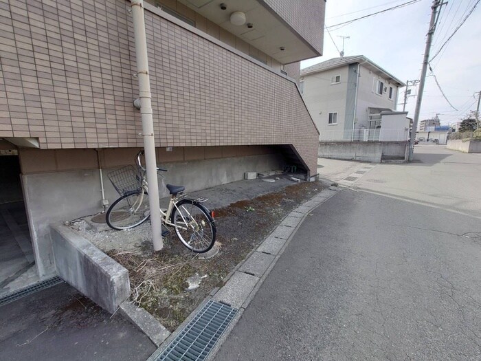 マンションマムリンの物件外観写真