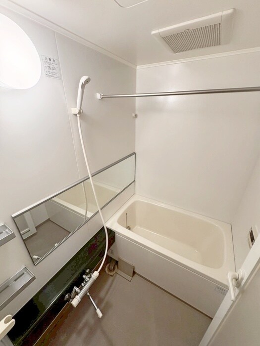 ｺﾝﾌｫｰﾄEXE新田ｽﾃｰｼｮﾝの物件内観写真