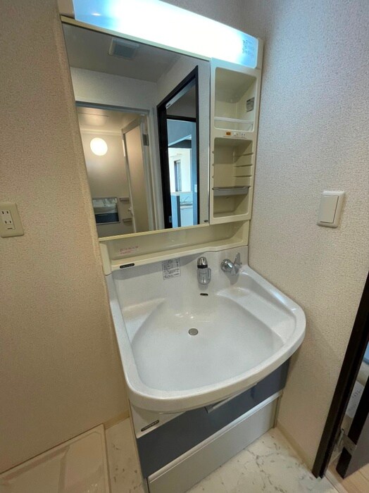 ｺﾝﾌｫｰﾄEXE新田ｽﾃｰｼｮﾝの物件内観写真