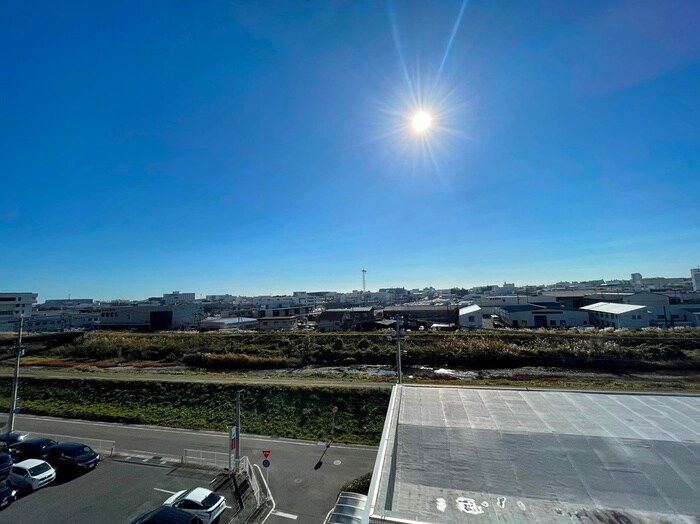 ｺﾝﾌｫｰﾄEXE新田ｽﾃｰｼｮﾝの物件内観写真