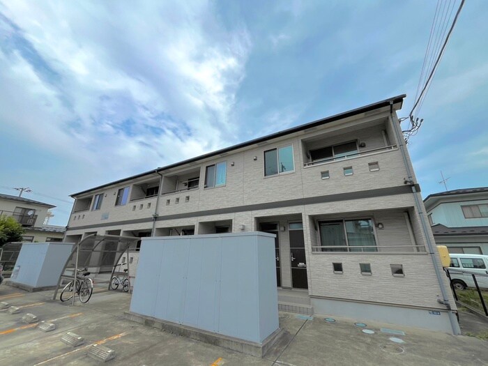 ドゥ・アネッサⅥの物件外観写真