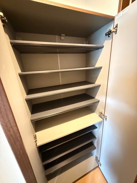 ドゥ・アネッサⅥの物件内観写真