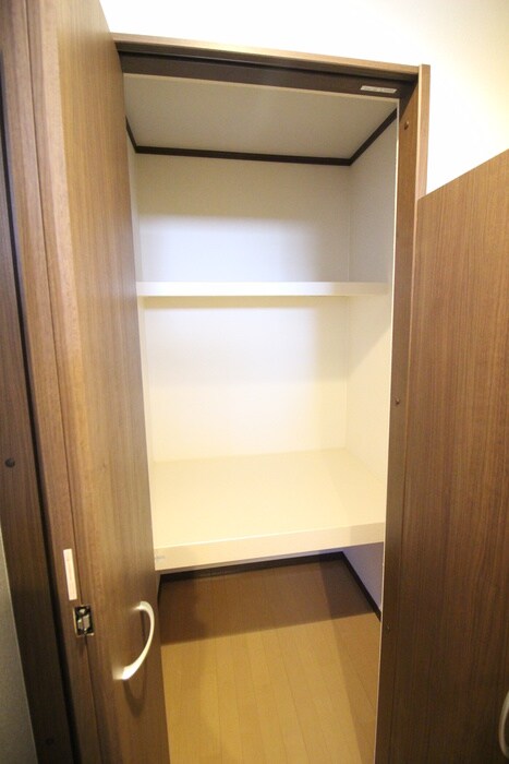 ドゥ・アネッサⅥの物件内観写真