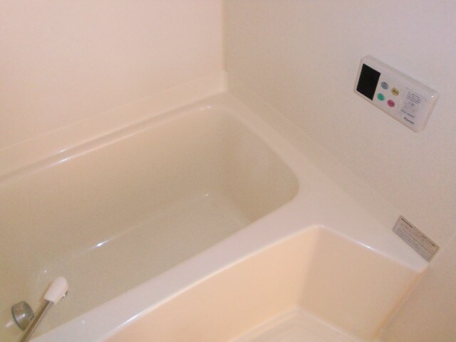 ファミールエセナＤの物件内観写真