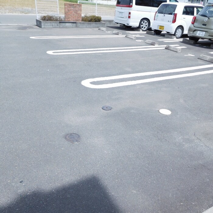 ファミールエセナＤの物件外観写真