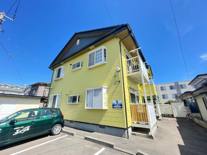 栄ビレッヂの物件外観写真