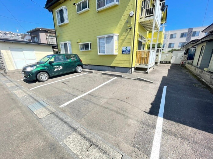 栄ビレッヂの物件外観写真