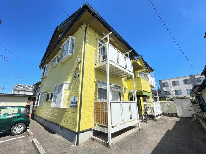 栄ビレッヂの物件外観写真