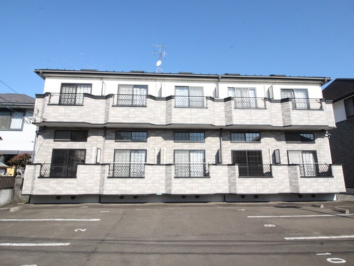 ホワイトキャッスル遠見塚13番館の物件外観写真