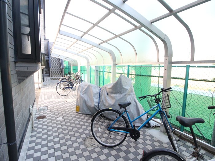 ホワイトキャッスル遠見塚13番館の物件外観写真